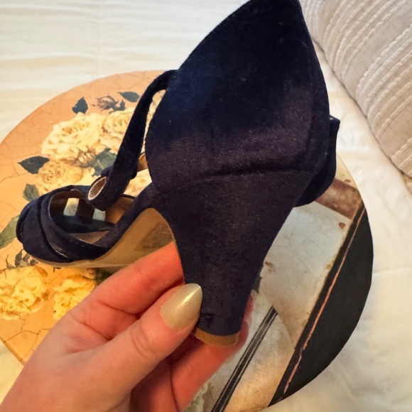 Anthropologie Dark Blue Velvet 1920s Mary Jane Heels - Picture 5 of 6